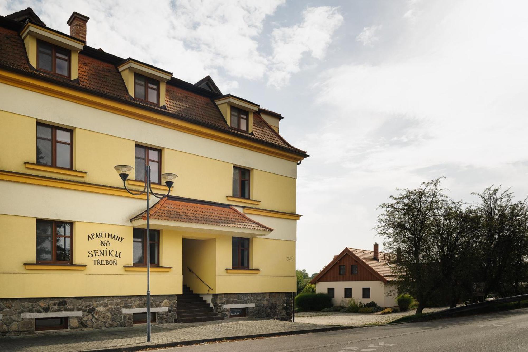 Apartmany Na Seniku Trebon Luaran gambar